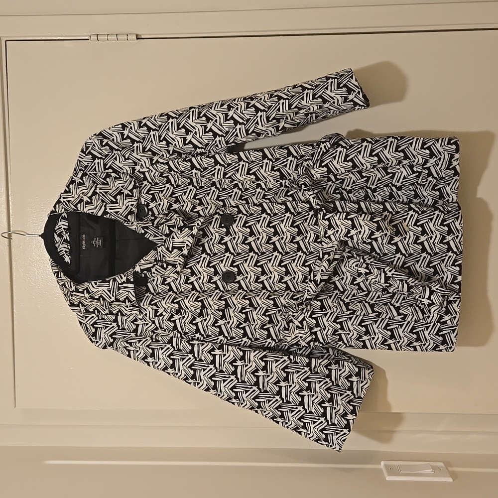 Style & Co. Black and white trench with belt and pockets sz L